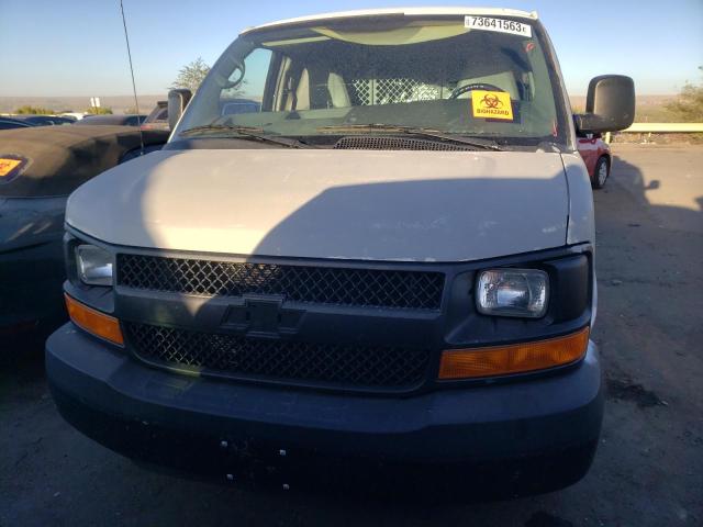 1GCUGADX0A117886 - 2010 CHEVROLET EXPRESS G1 GRAY photo 5