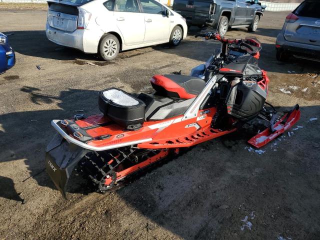 YH2LSUNX5NR000288 - 2022 SKI DOO SNOWMOBILE RED photo 4