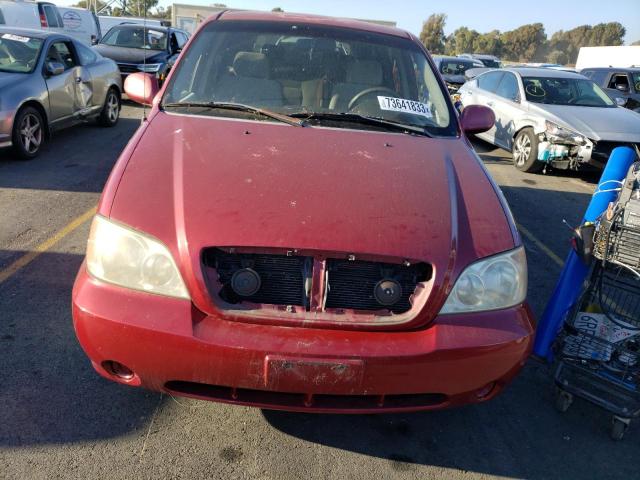 KNDUP131446510801 - 2004 KIA SEDONA EX RED photo 5