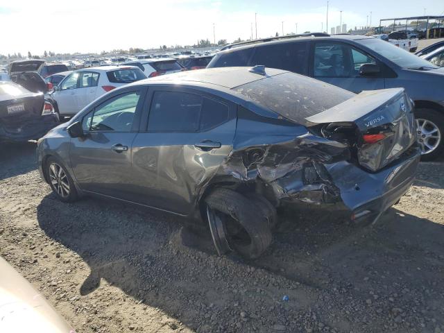 3N1CN8EV0LL838489 - 2020 NISSAN VERSA SV GRAY photo 2