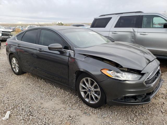 3FA6P0H7XHR164316 - 2017 FORD FUSION SE CHARCOAL photo 4