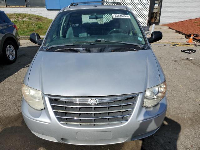 2A4GP54L46R808193 - 2006 CHRYSLER TOWN & COU TOURING 银色 照片 5