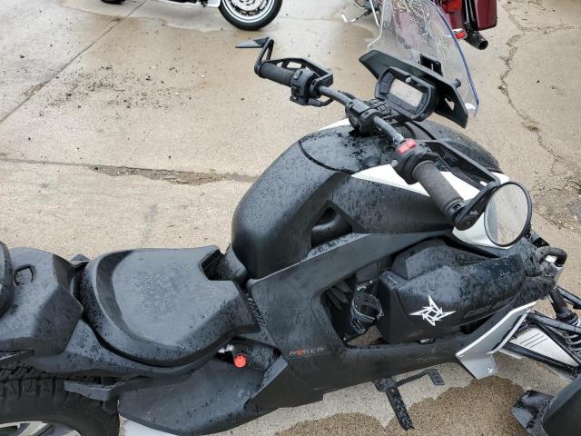 3JB2GEG21KJ000134 - 2019 CAN-AM RYKER RALLY EDITION TWO TONE photo 5