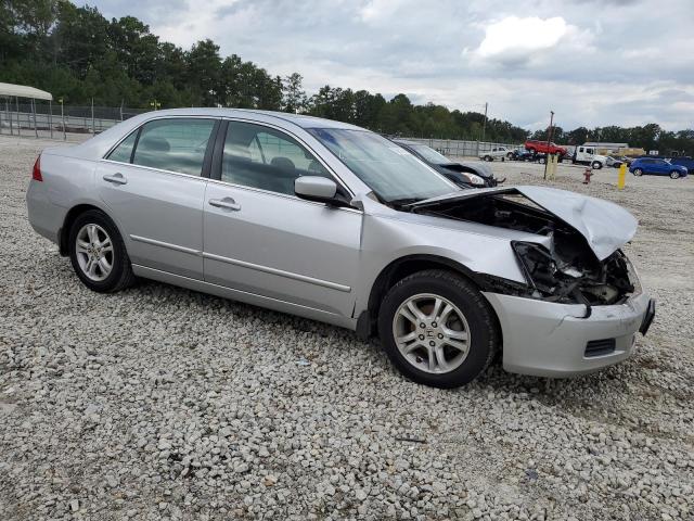 1HGCM56717A141734 - 2007 HONDA ACCORD EX SILVER photo 4