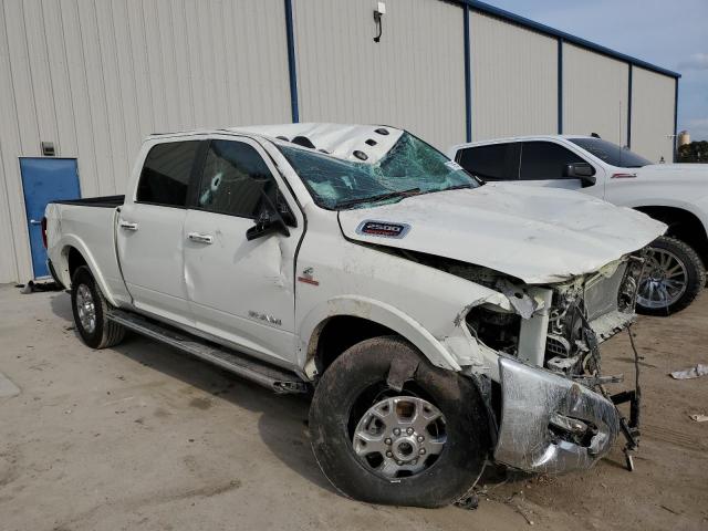 3C6UR5FL2NG286725 - 2022 RAM 2500 LARAMIE WHITE photo 4