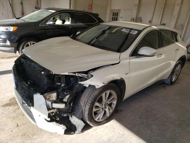 SJKCH5CP6HA031008 - 2017 INFINITI QX30 BASE WHITE photo 1