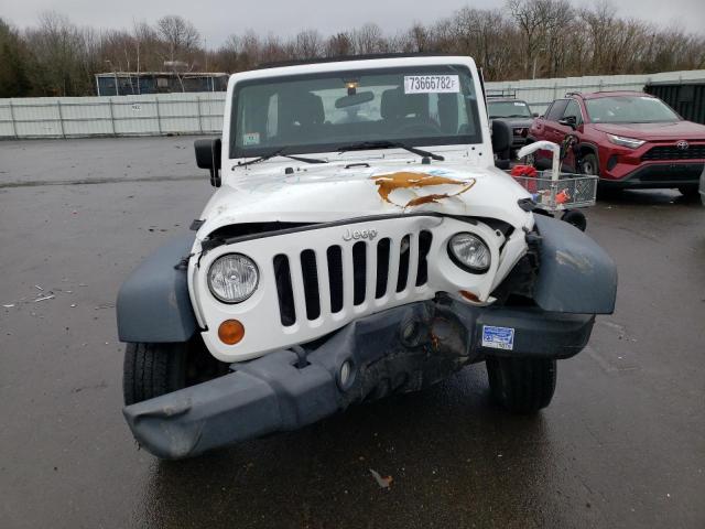 1C4BJWDG2DL669438 - 2013 JEEP WRANGLER U SPORT WHITE photo 5