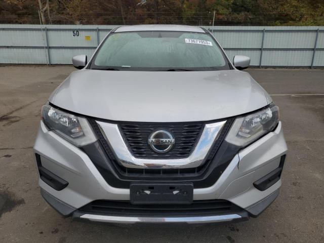 KNMAT2MVXJP570481 - 2018 NISSAN ROGUE S SILVER photo 5