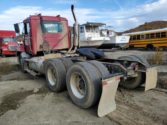 1M1AA18Y63W152755 - 2003 MACK 600 CH600 RED photo 3