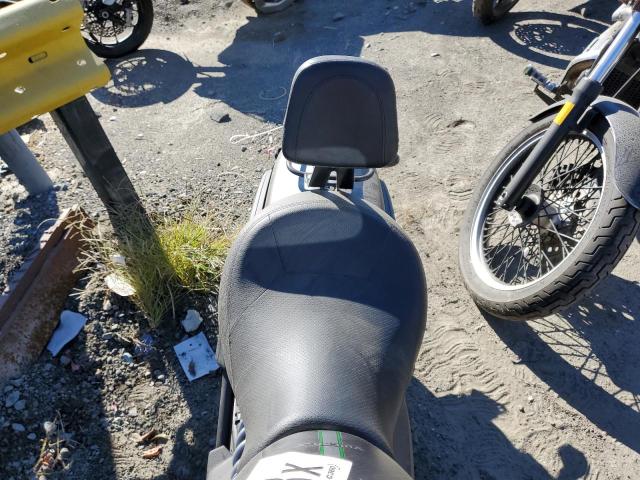 JKAENEC12NDA06226 - 2022 KAWASAKI EN650 C GRAY photo 6