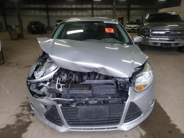 1FAHP3F28CL395658 - 2012 FORD FOCUS SE SILVER photo 5