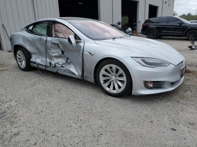 5YJSA1E20HF217132 - 2017 TESLA MODEL S Արծաթագույն լուսանկար 4