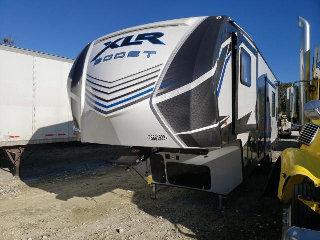 5ZT3XLXB4NZ000764 - 2022 WILDWOOD XLR TOY WHITE photo 2