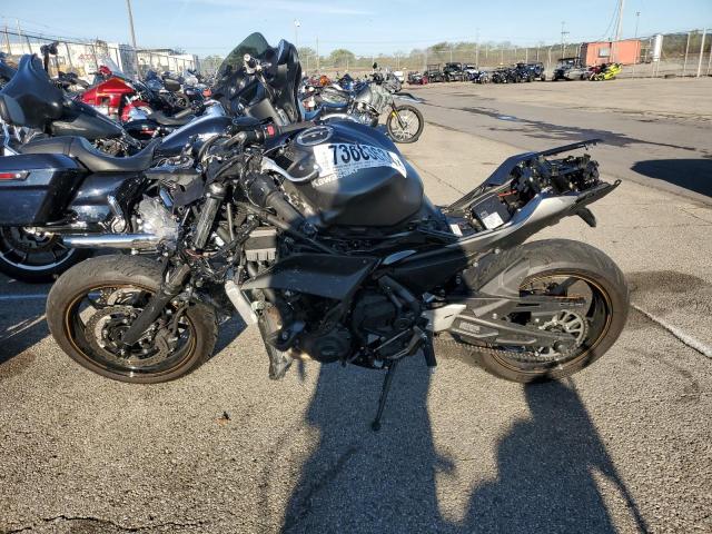 ML5EXER19PDA89674 - 2023 KAWASAKI EX650 R Сұр фото 3