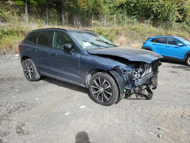 YV4L12RL7R1811172 - 2024 VOLVO XC60 PLUS BLUE photo 4