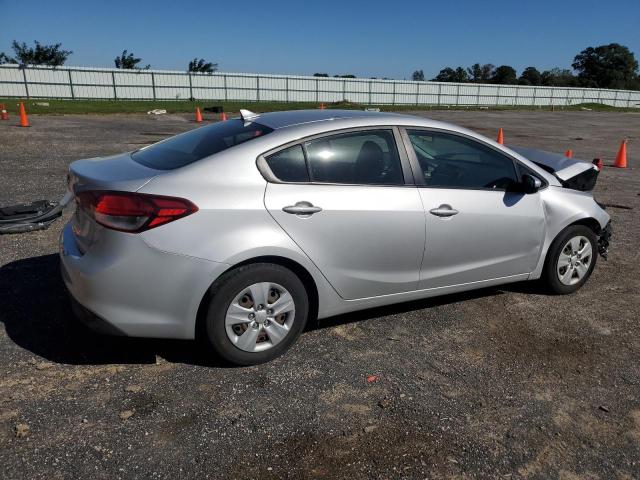 3KPFK4A74HE140899 - 2017 KIA FORTE LX SILVER photo 3