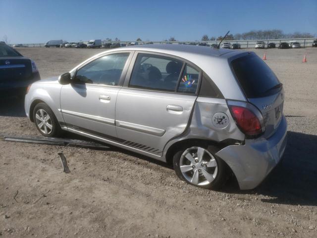 KNADH5A39B6805329 - 2011 KIA RIO BASE SILVER photo 2