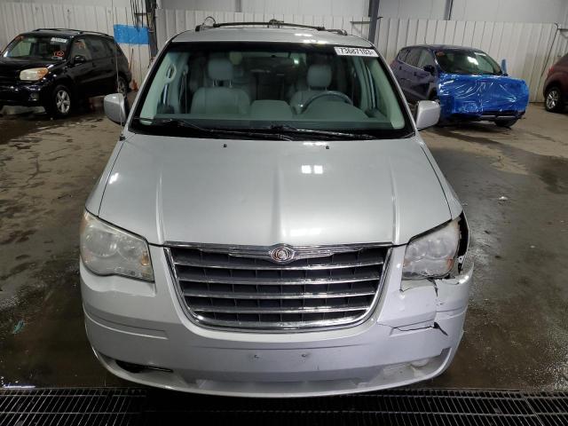 2A8HR54P28R717152 - 2008 CHRYSLER TOWN & COU TOURING ვერცხლისფერი ფოტო 5