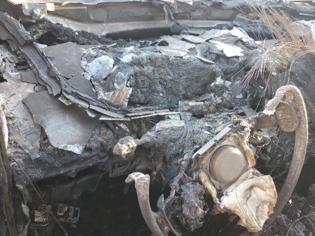 2T3ZFREV8JW441337 - 2018 TOYOTA RAV4 LE Spalony zdjęcie 9