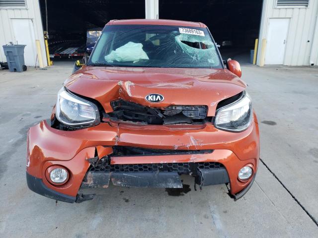 KNDJP3A51J7516369 - 2018 KIA SOUL + ORANGE photo 5