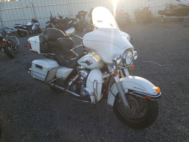 1HD1FCW115Y606743 - 2005 HARLEY-DAVIDSON FLHTCUI 白色 照片 1