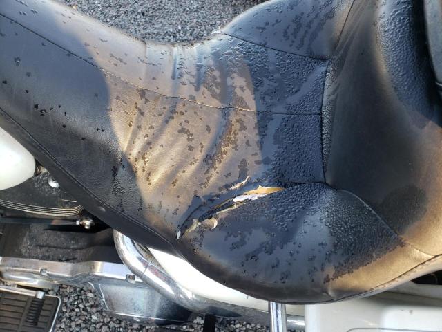 1HD1FCW115Y606743 - 2005 HARLEY-DAVIDSON FLHTCUI 白色 照片 9