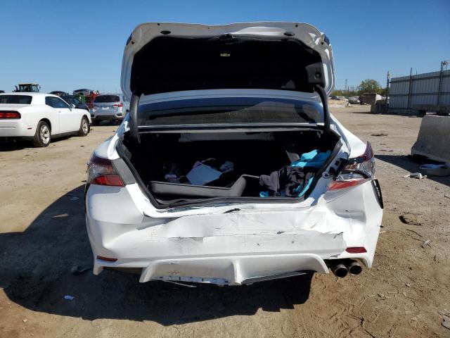 4T1G11AK2RU852899 - 2024 TOYOTA CAMRY SE NIGHT SHADE WHITE photo 6