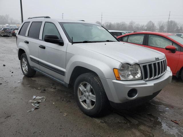 1J4GR48K95C518237 - 2005 JEEP GRAND CHER LAREDO Gümüş fotoğraf 4
