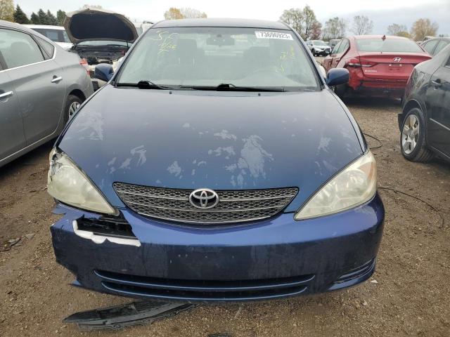 4T1BE32K63U168633 - 2003 TOYOTA CAMRY LE BLUE photo 5