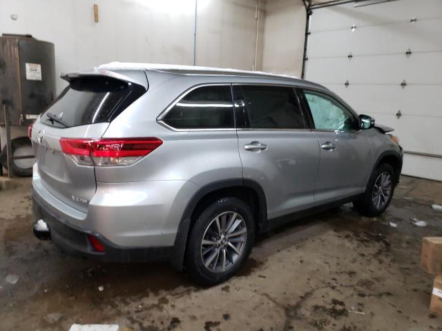 5TDJZRFH9KS583888 - 2019 TOYOTA HIGHLANDER SE SILVER photo 3