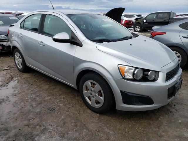1G1JA5SH8D4229261 - 2013 CHEVROLET SONIC LS 银色 照片 4