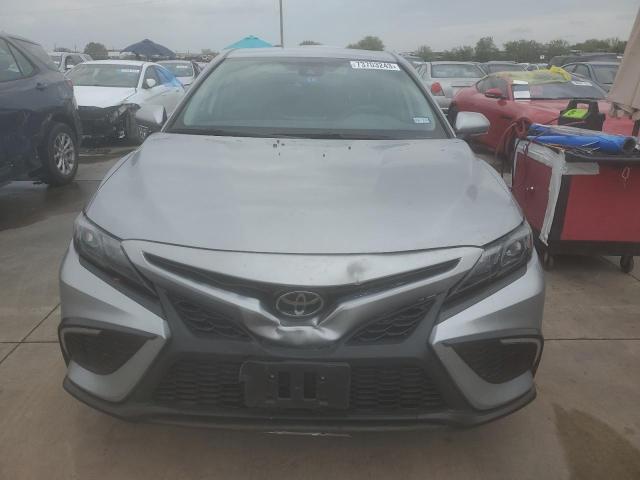 4T1G11AK2PU729200 - 2023 TOYOTA CAMRY SE NIGHT SHADE SILVER photo 5