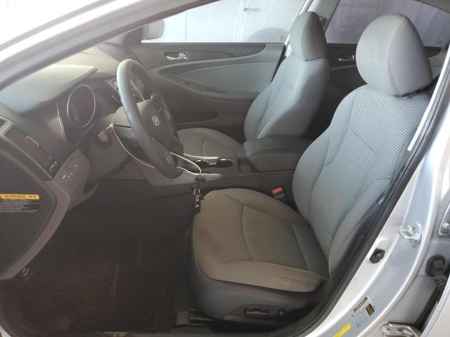 5NPEB4AC3CH401145 - 2012 HYUNDAI SONATA GLS SILVER photo 7