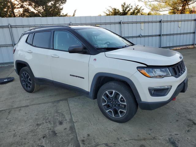 3C4NJDDB9KT733272 - 2019 JEEP COMPASS TRAILHAWK WHITE photo 4