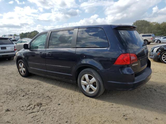 2V4RW3D13AR323286 - 2010 VOLKSWAGEN ROUTAN SE BLUE photo 2