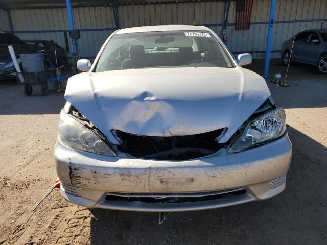 4T1BE32K35U972889 - 2005 TOYOTA CAMRY LE SILVER photo 5