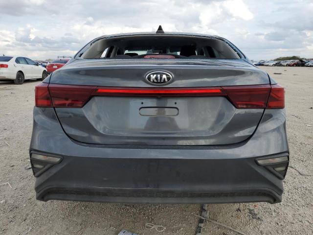 3KPF24AD8ME301058 - 2021 KIA FORTE FE GRAY photo 6