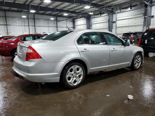 3FAHP0HA3AR124749 - 2010 FORD FUSION SE SILVER photo 3