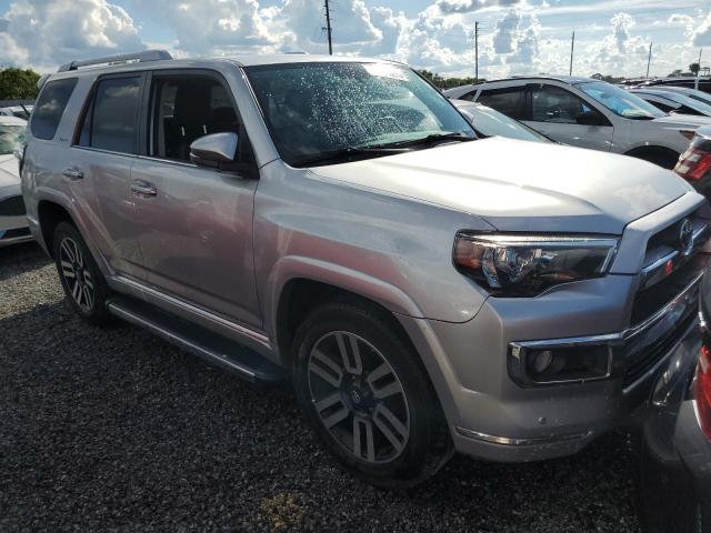 JTEZU5JR7K5204236 - 2019 TOYOTA 4RUNNER SR5 SILVER photo 5