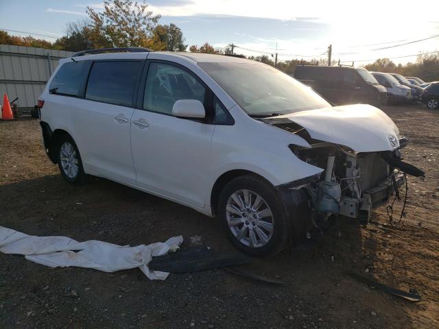 5TDDK3DC7FS112933 - 2015 TOYOTA SIENNA XLE WHITE photo 4