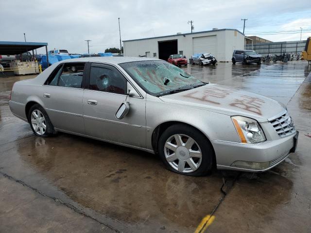 1G6KD57Y67U150626 - 2007 CADILLAC DTS SILVER photo 4