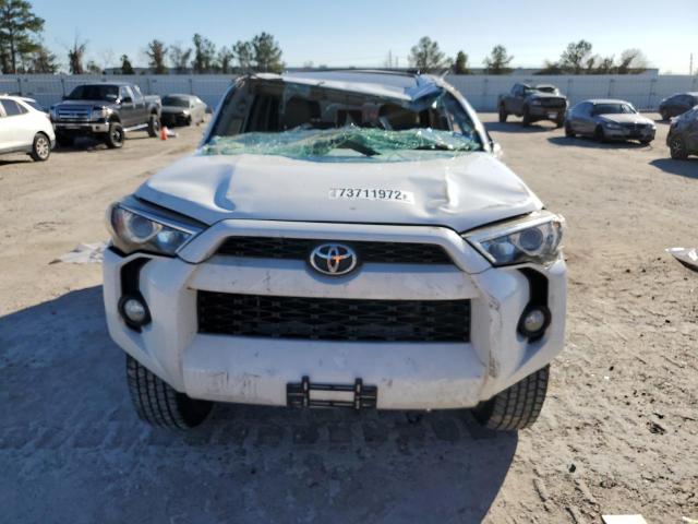 JTEZU5JR3F5085087 - 2015 TOYOTA 4RUNNER SR WHITE photo 5