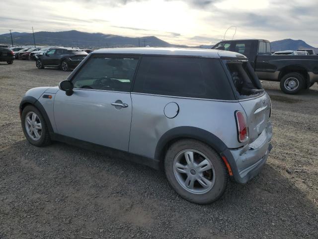 WMWRC33526TJ75930 - 2006 MINI COOPER SILVER photo 2