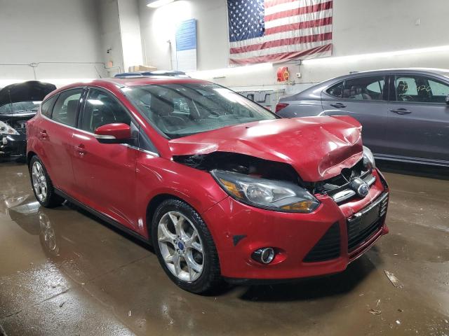 1FAHP3N28CL209845 - 2012 FORD FOCUS TITANIUM RED photo 4