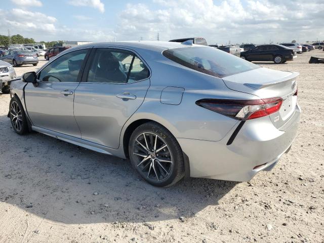 4T1T11BK1PU099747 - 2023 TOYOTA CAMRY SE NIGHT SHADE SILVER photo 2