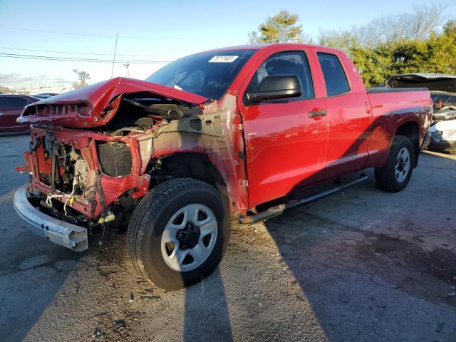 5TFUM5F1XJX077051 - 2018 TOYOTA TUNDRA DOUBLE CAB SR/SR5 RED photo 1