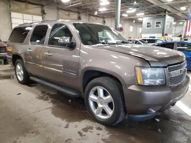 1GNSKKE32BR353881 - 2011 CHEVROLET SUBURBAN K1500 LTZ GRAY photo 4