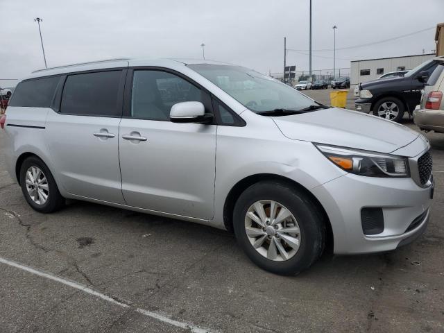 KNDMB5C10G6164501 - 2016 KIA SEDONA LX SILVER photo 4