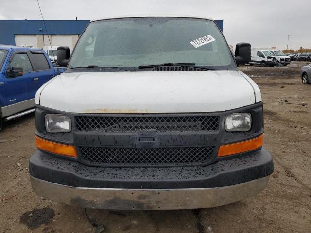 1GT2GUBG3A1178518 - 2010 GMC SAVANA G3500 WHITE photo 5