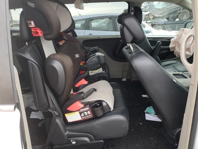 2C4RC1BG7GR269921 - 2016 CHRYSLER TOWN & COU TOURING WHITE photo 11